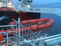 Моторен кораб за продан