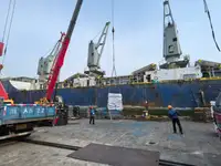 Хладилен кораб за продан