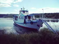 Моторен кораб за продан