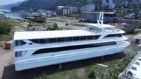 Моторен кораб за продан