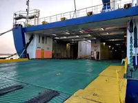 Хладилен кораб за продан