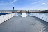 Моторен кораб за продан