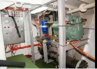 Кораб с парагади за продан