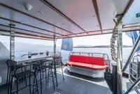 Моторен кораб за продан