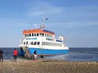 Моторен кораб за продан